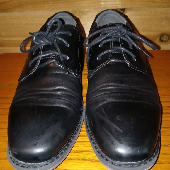 Stacy Adams Black Cap Toe Dress Shoes - Picture 3 of 10
